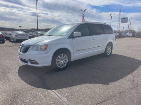 2015 Chrysler Town and Country for sale at The Car Buying Center Loretto in Loretto MN