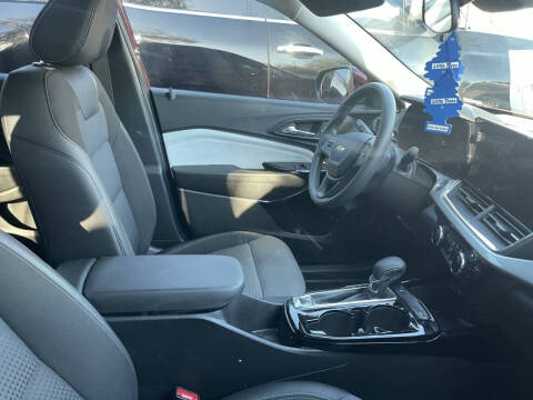 2025 Chevrolet Trax LT