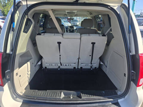 2011 Dodge Grand Caravan Crew