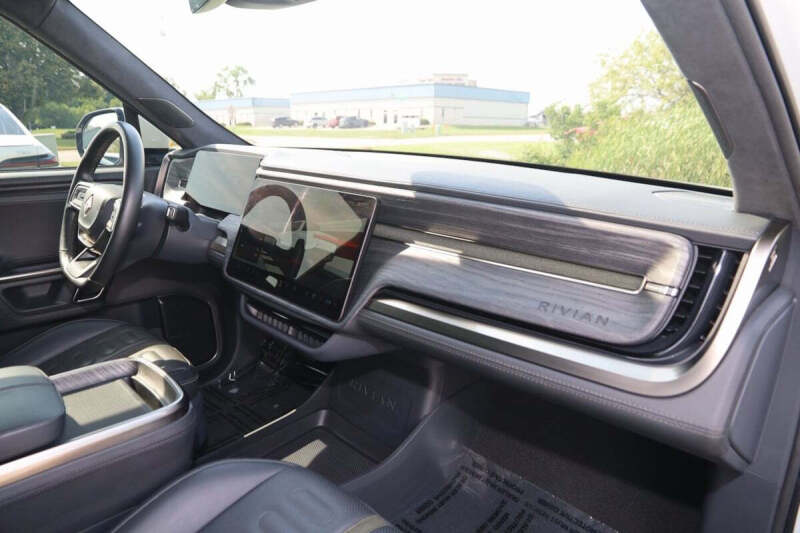 2022 Rivian R1T Adventure