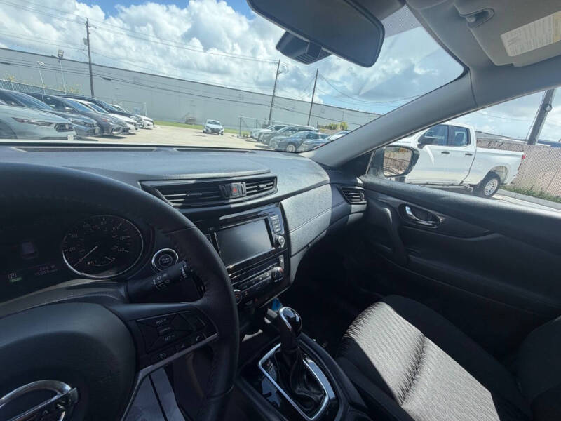 2020 Nissan Rogue SV
