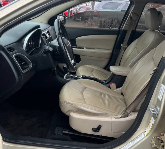 2011 Chrysler 200 Limited