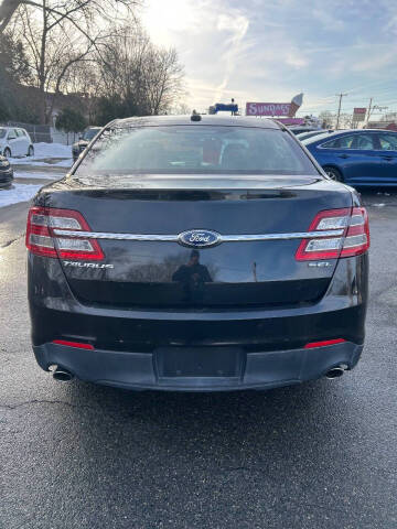 2015 Ford Taurus SEL