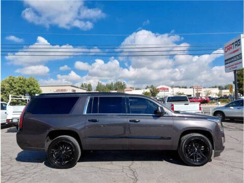 2016 Cadillac Escalade ESV Luxury Collection