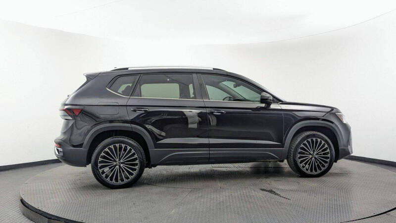 2025 Volkswagen Taos SE