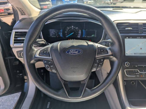 2017 Ford Fusion Hybrid SE