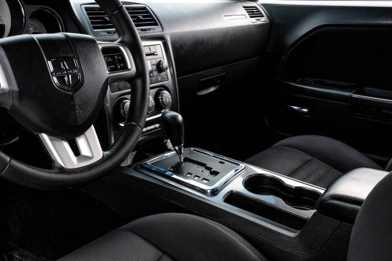 2014 Dodge Challenger SXT