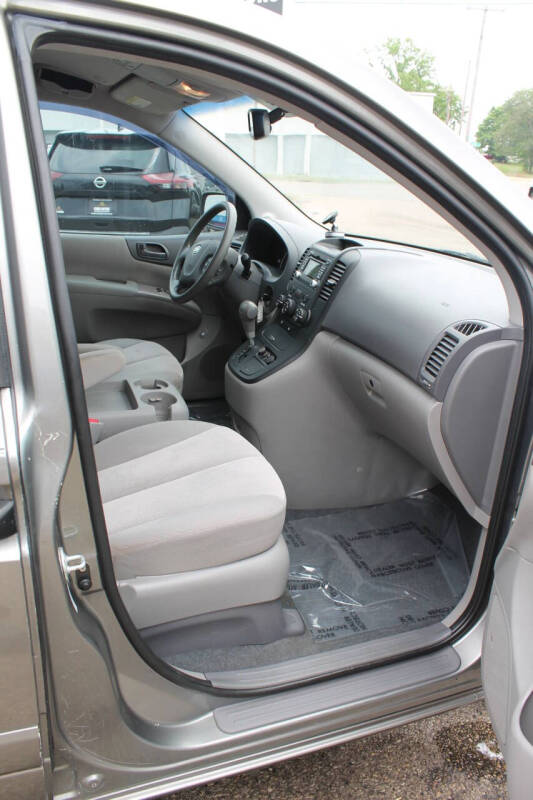 2012 Kia Sedona LX