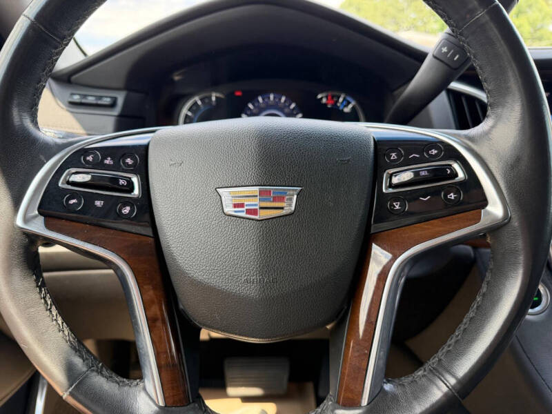 2019 Cadillac Escalade Luxury