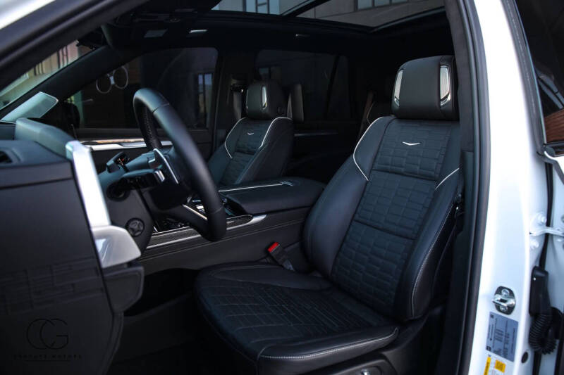 2025 Cadillac Escalade-V