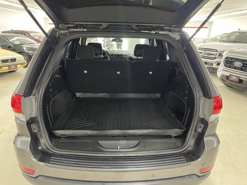 2019 Jeep Grand Cherokee Laredo