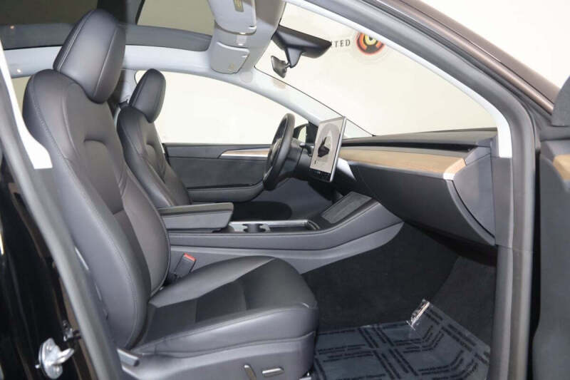 2025 Tesla Model Y Long Range