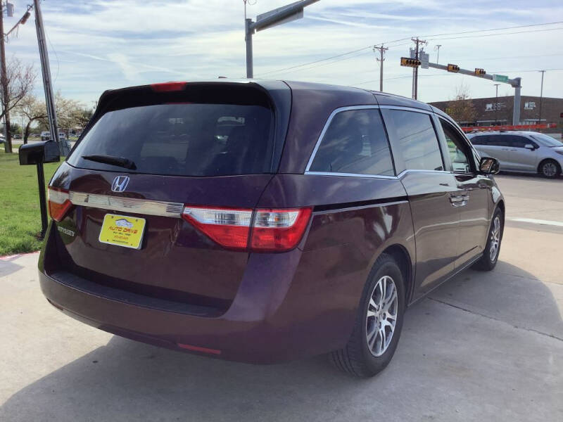 2011 Honda Odyssey null photo 7