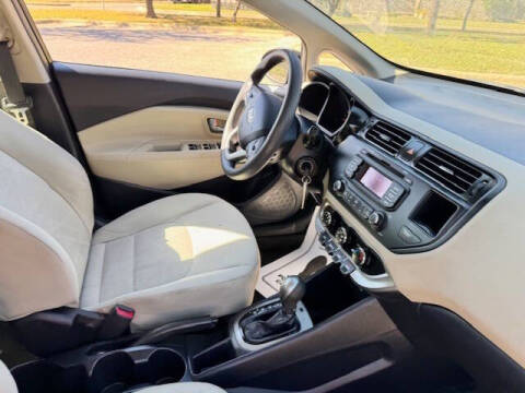2013 Kia Rio 5-Door LX