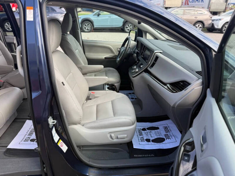 2019 Toyota Sienna XLE Premium 7-Passenger