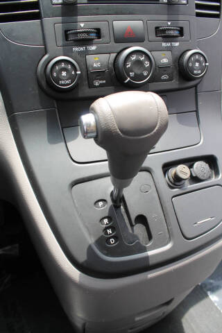 2012 Kia Sedona LX
