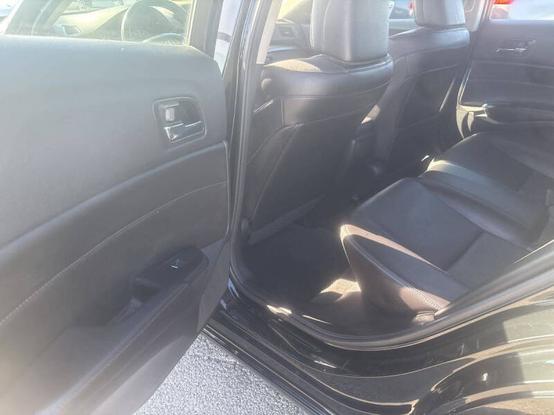 2013 Acura ILX 2.0L w/Premium