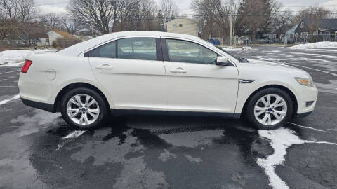 2011 Ford Taurus SEL