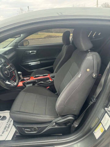 2016 Ford Mustang V6