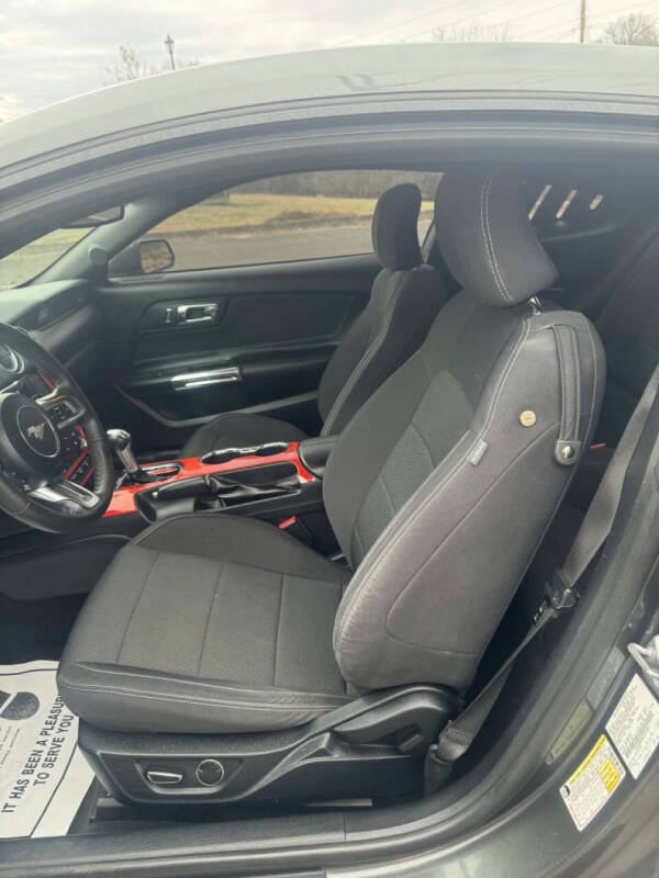 2016 Ford Mustang V6