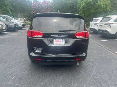 2024 Chrysler Voyager LX
