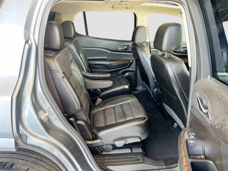 2022 GMC Acadia Denali