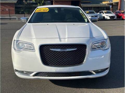 2019 Chrysler 300 for sale at Carros Usados Fresno in Clovis CA