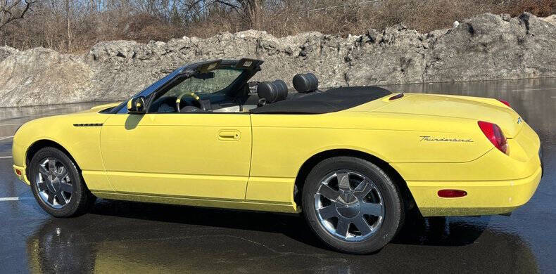 2002 Ford Thunderbird Deluxe