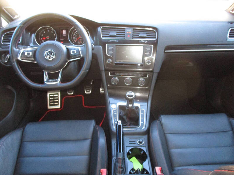 2017 Volkswagen Golf GTI SE
