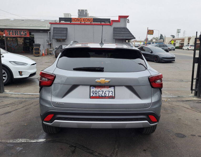 2025 Chevrolet Trax LT