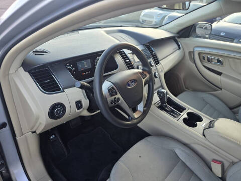 2016 Ford Taurus SE