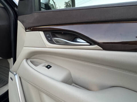 2017 Cadillac Escalade Luxury