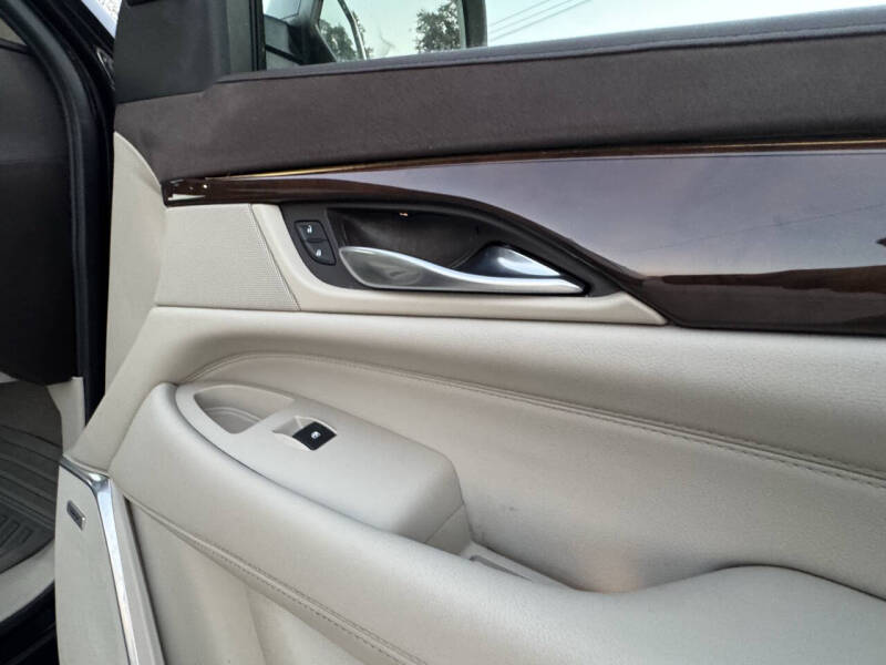 2017 Cadillac Escalade Luxury