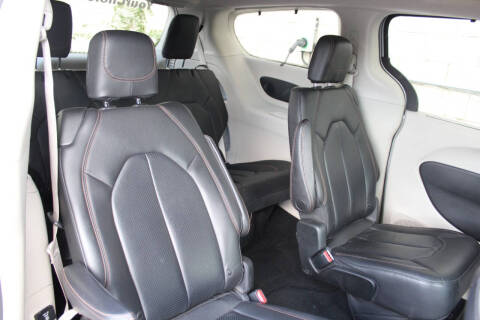 2018 Chrysler Pacifica Touring L Plus