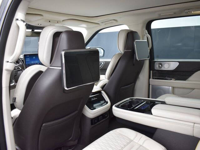 2023 Lincoln Navigator L Black Label