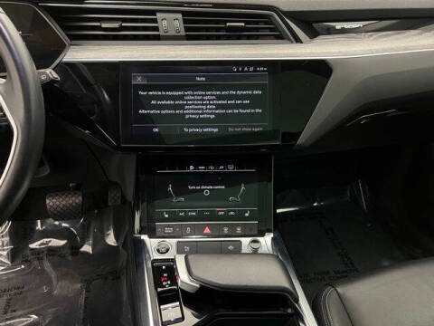 2023 Audi e-tron quattro Premium