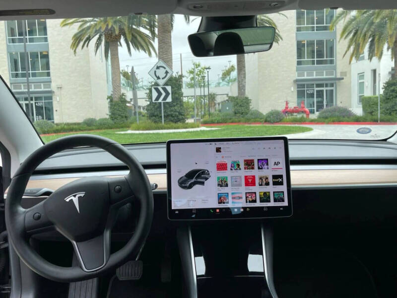 2019 Tesla Model 3 Standard Range Plus