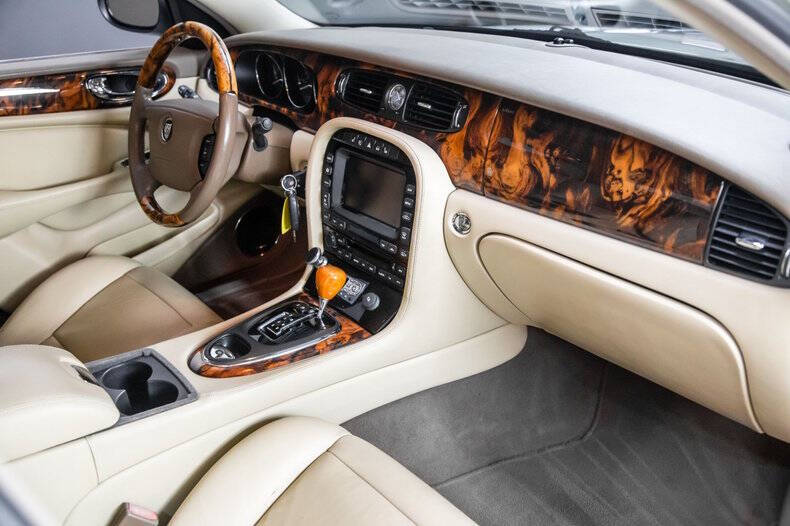 2006 Jaguar XJ-Series XJ8