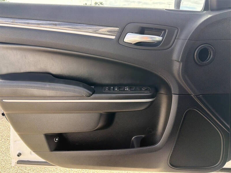 2022 Chrysler 300 Touring