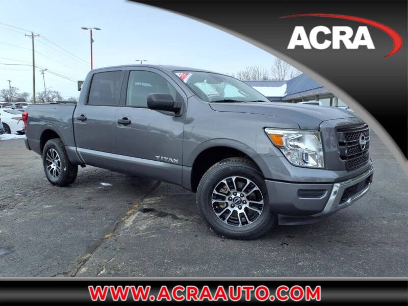 2023 Nissan Titan SV's photo