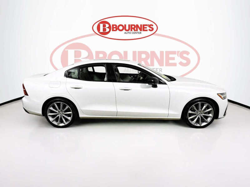 2021 Volvo S60 T5 Momentum