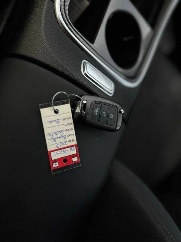 2023 Hyundai Santa Fe SE