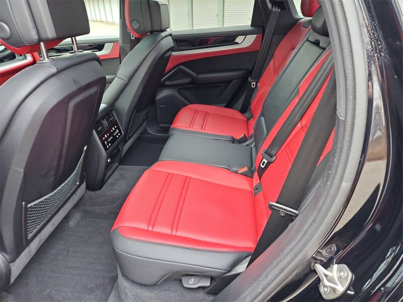 2024 Porsche Cayenne S