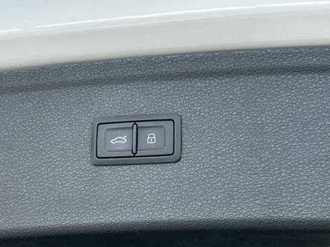 2025 Audi Q5 e quattro S line Premium 55 TFSI