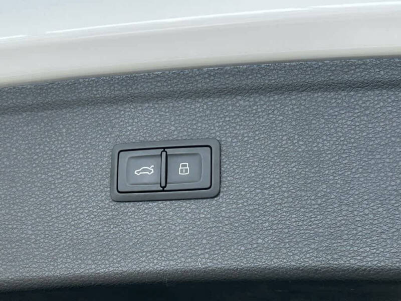 2025 Audi Q5 e quattro S line Premium 55 TFSI