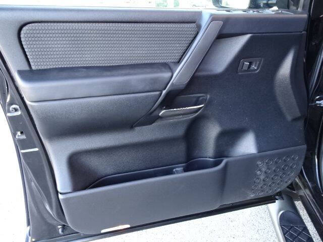 2014 Nissan Titan SV