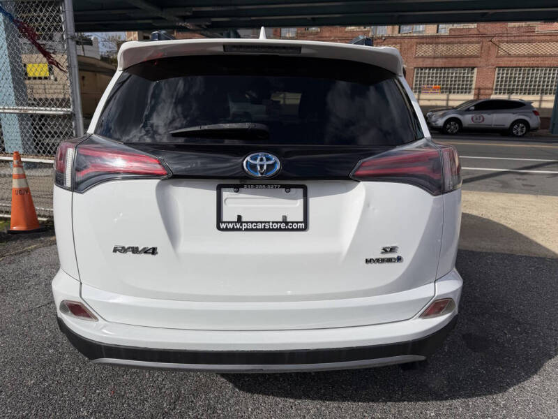2017 Toyota RAV4 Hybrid SE