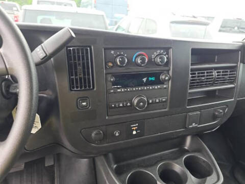 2025 Chevrolet Express 2500