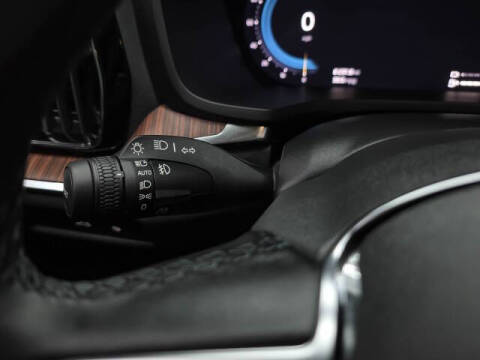 2025 Volvo S60 T8 Plus