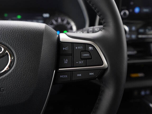 2024 Toyota Highlander Hybrid XLE